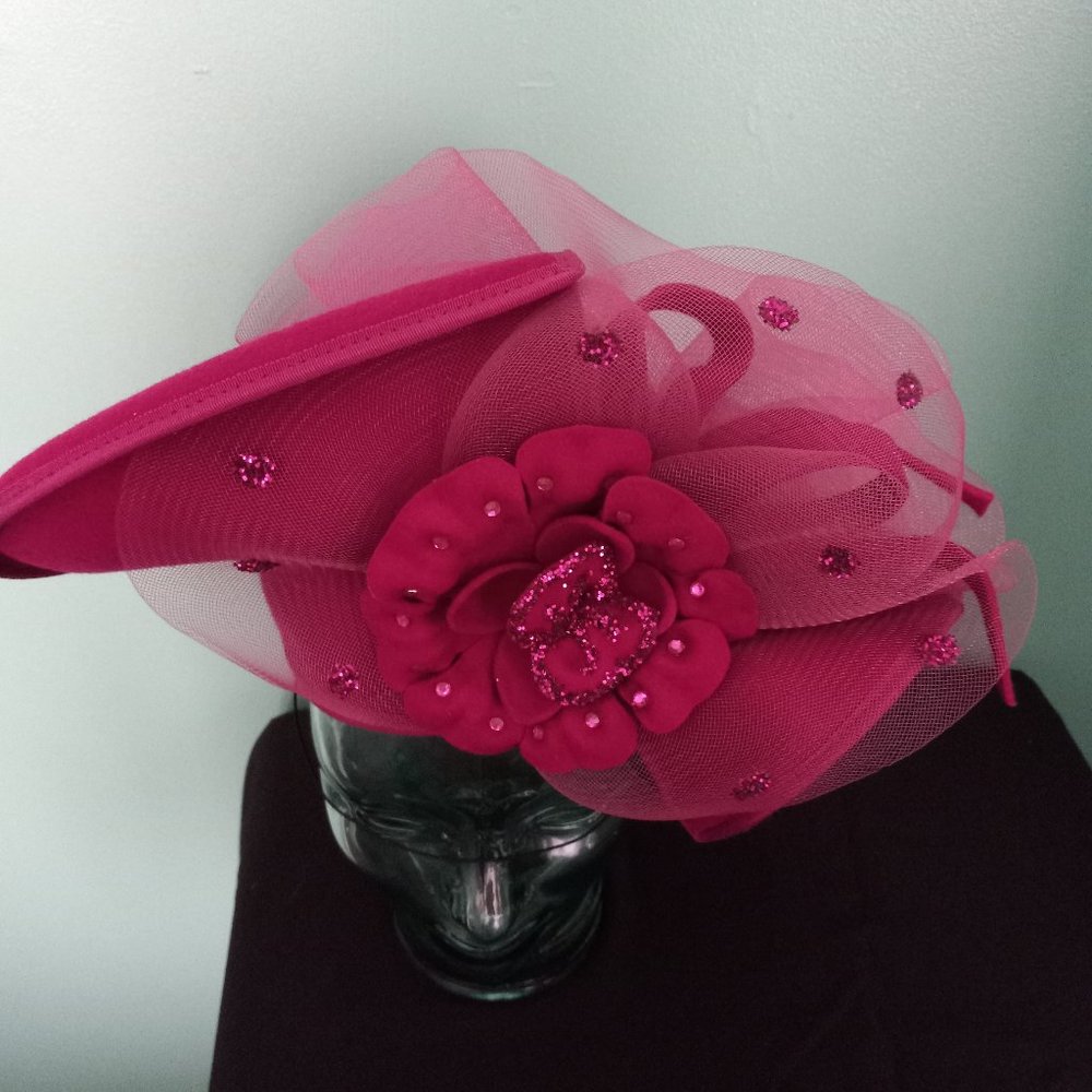 womans hat